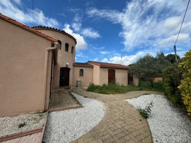 Limoux - Très proche du centre - De plain-pied avec tour - 128m2 habitable sur terrain de 666m2