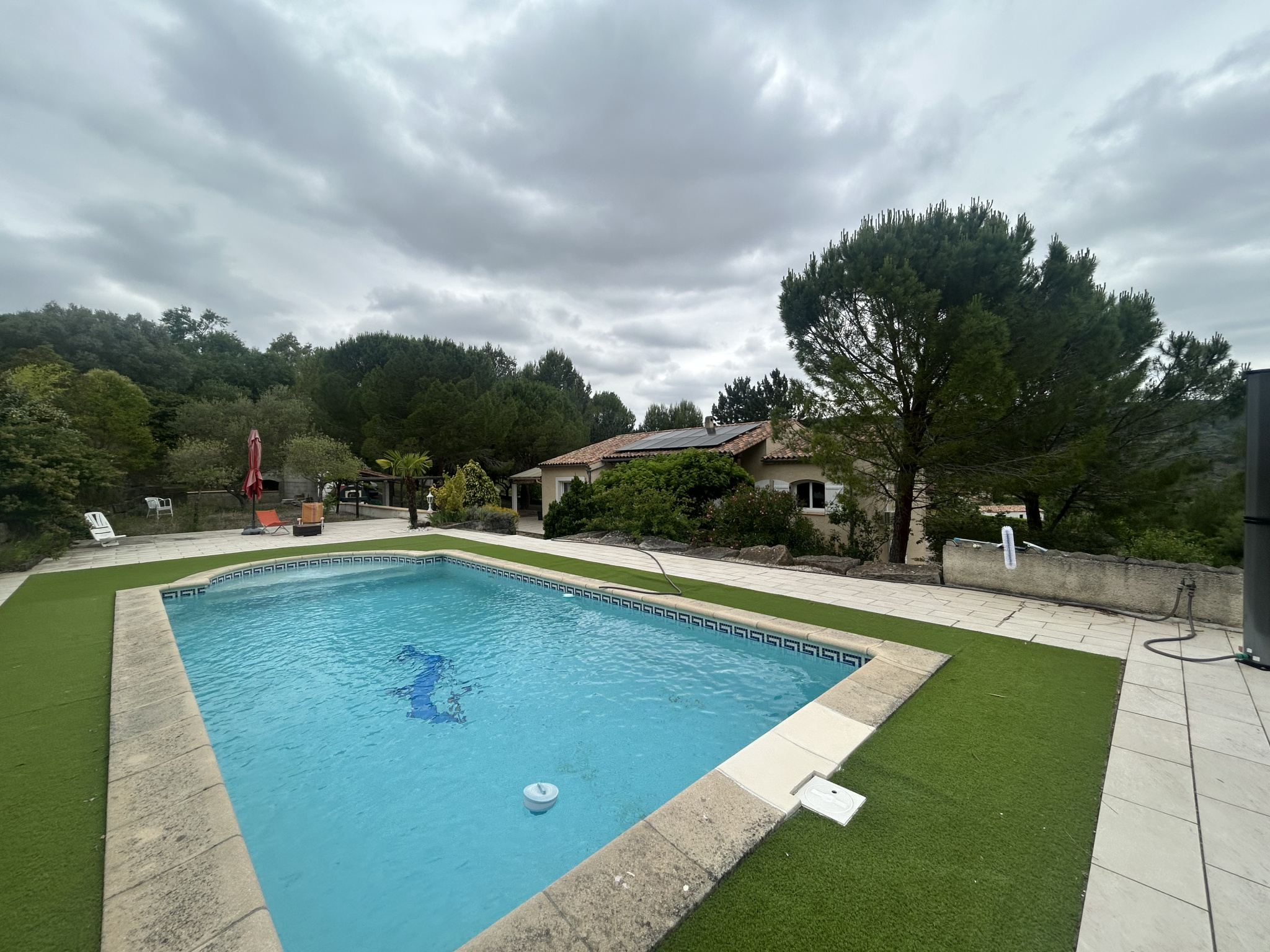 Magrie - Villa de plain-pied sur terrain arboré de 4709m2- Piscine et dépendances
