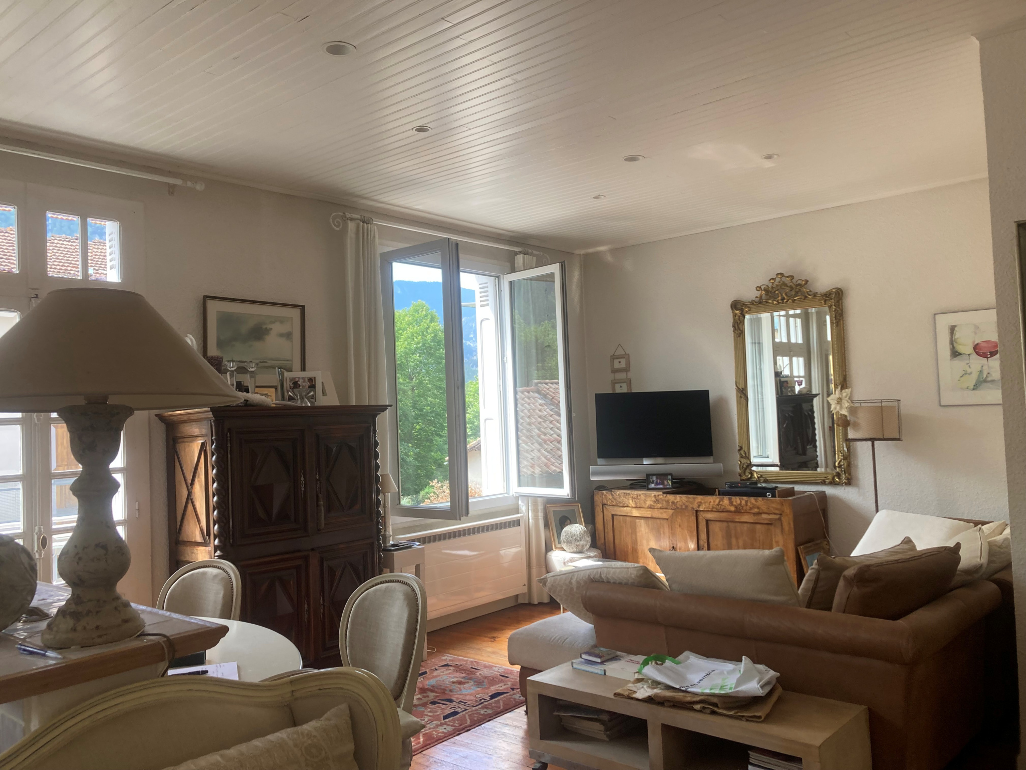 Haute Vallée, maison 3 chambres, grand séjour, terrasse, véranda, garage.