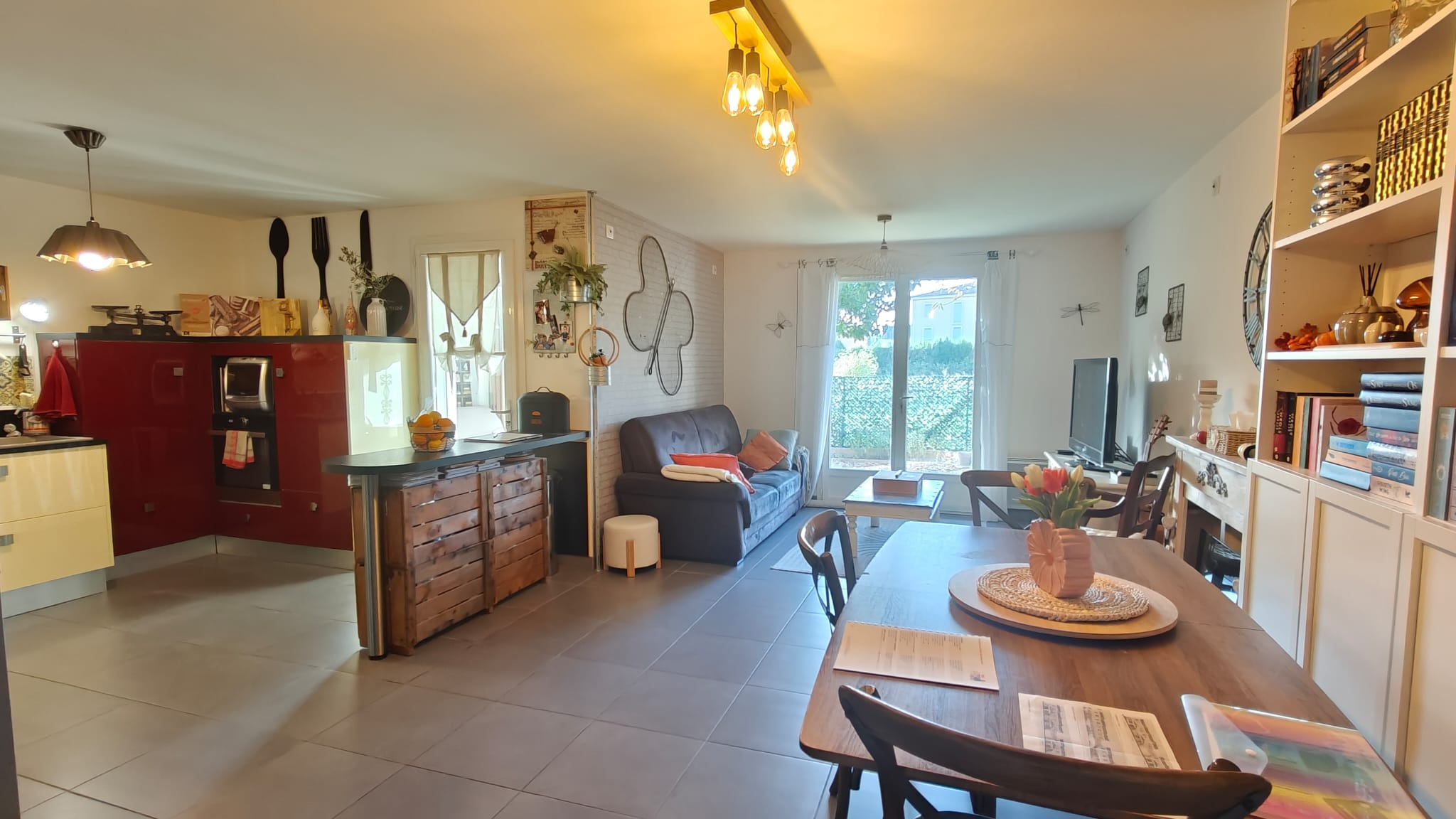 Villa Limoux,trois chambres,belle pièce a vivre, en parfait état